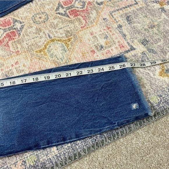 Abercrombie & Fitch 25/0 Mom Jeans High‎ Rise Straight Released Hem Distressed - Picture 12 of 12